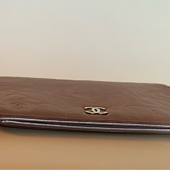 CHANEL Camellia Embossed Wallet - Picture 3 of 7
